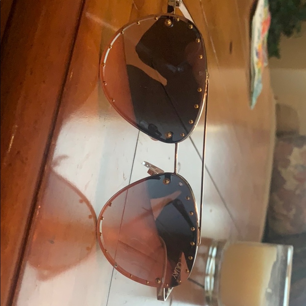 Quay X Jaclyn Hill Roxanne Rose Gold glasses